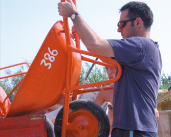 SUSAK expo 2006 (on wheelbarrows)